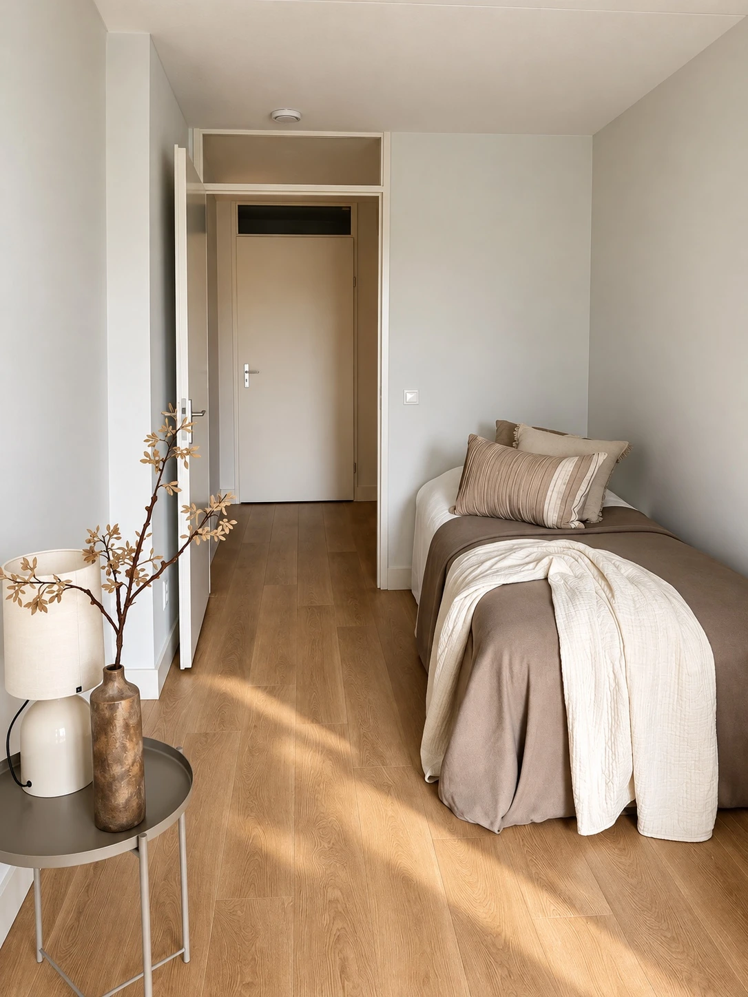 Tweede slaapkamer met rustige afwerking